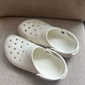 Women’s crocs